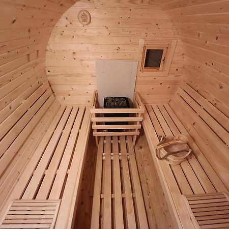 Haus Strandkoerv Mit Fass-Sauna Loddin Dış mekan fotoğraf