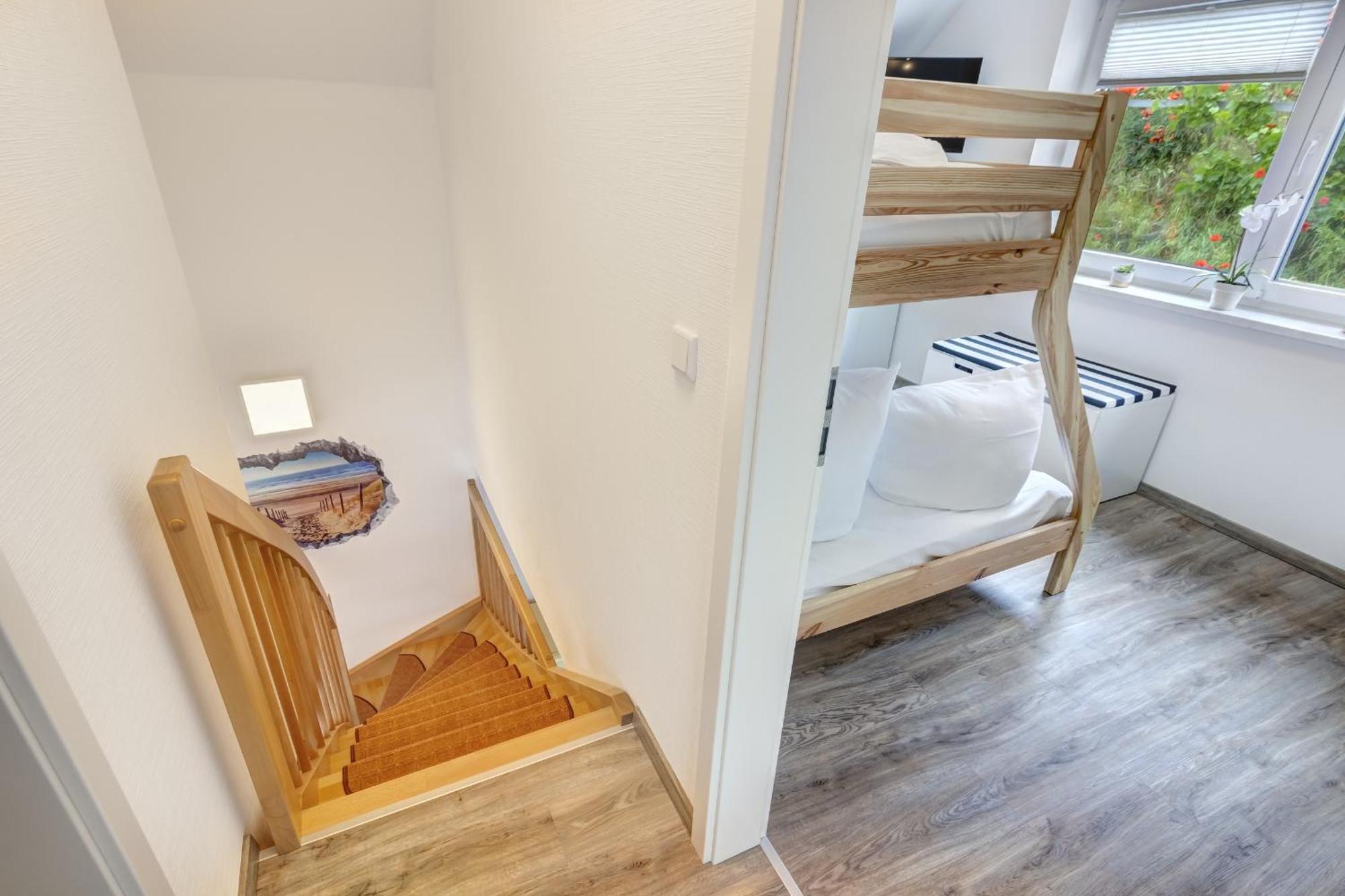 Haus Strandkoerv Mit Fass-Sauna Loddin Dış mekan fotoğraf