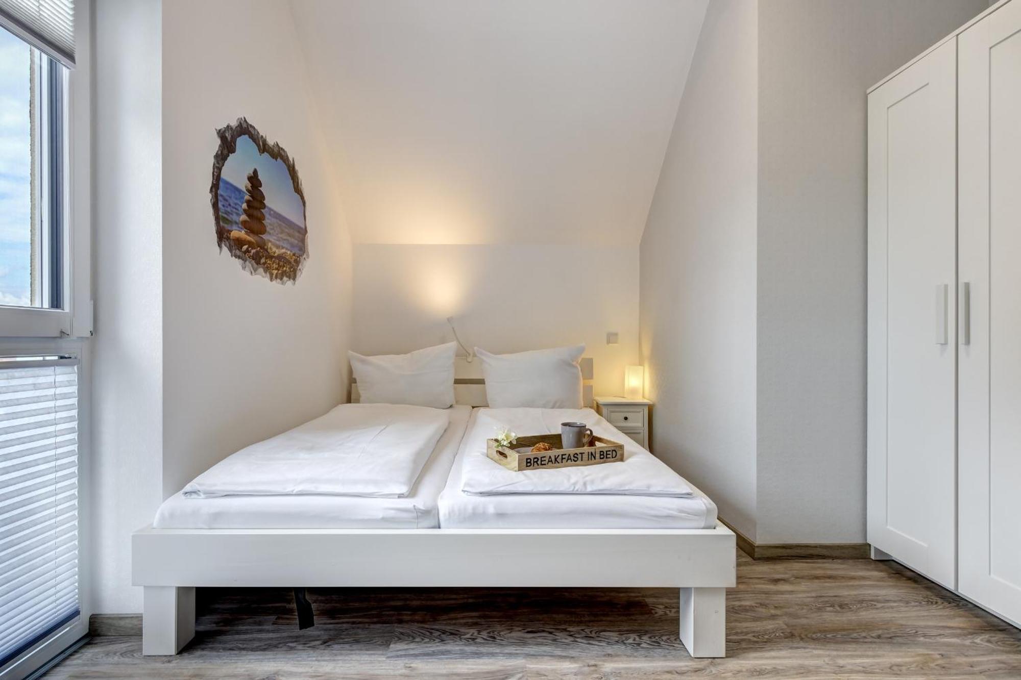 Haus Strandkoerv Mit Fass-Sauna Loddin Dış mekan fotoğraf