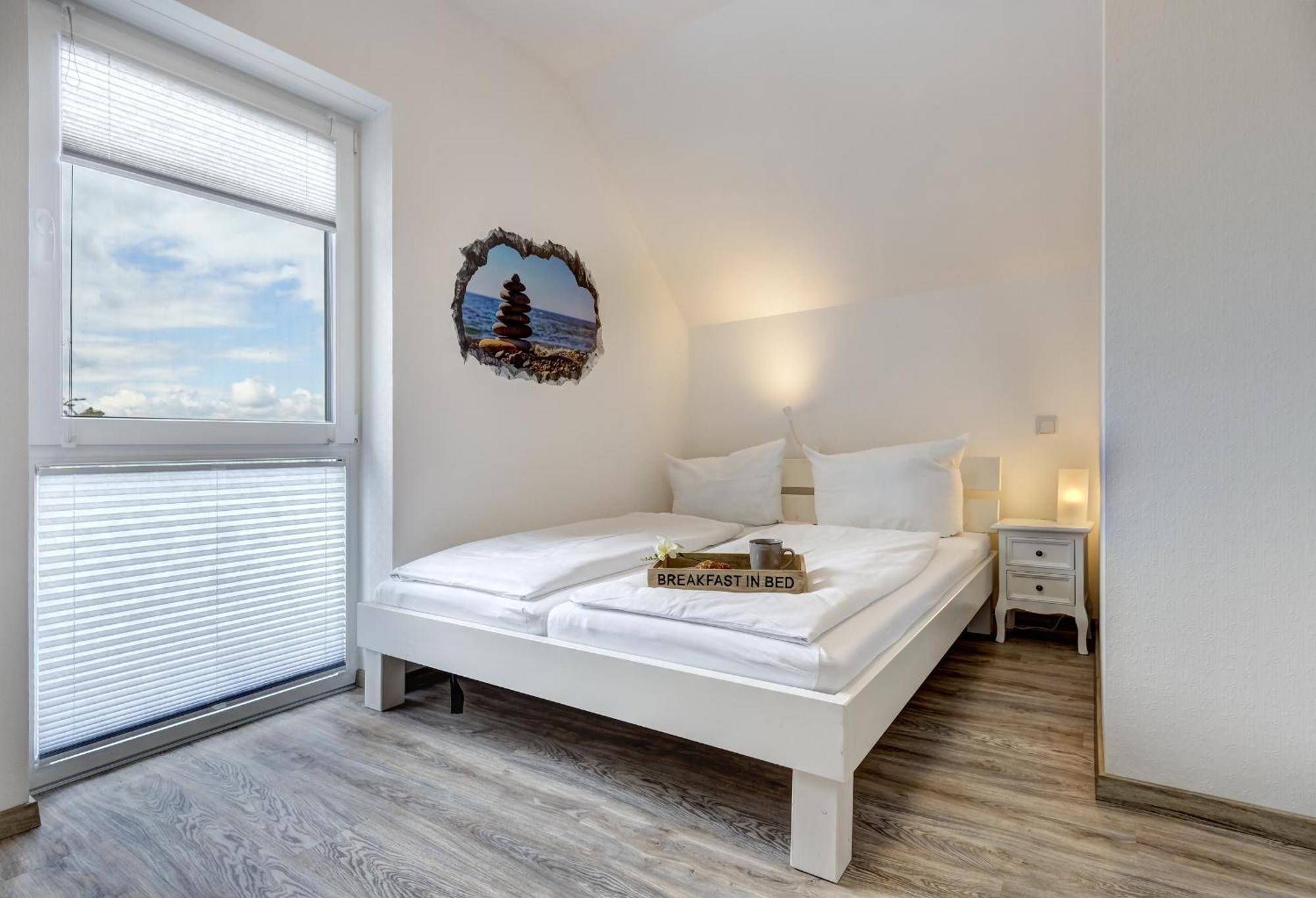 Haus Strandkoerv Mit Fass-Sauna Loddin Dış mekan fotoğraf