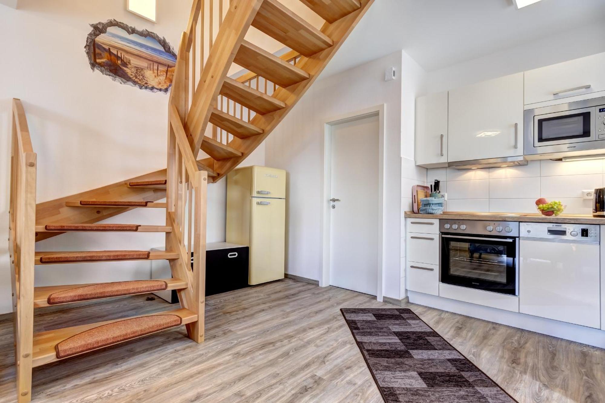 Haus Strandkoerv Mit Fass-Sauna Loddin Dış mekan fotoğraf